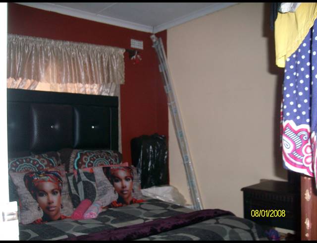 2 BEDROOM FREEHOLD FOR SALE IN MPOPHOMENI